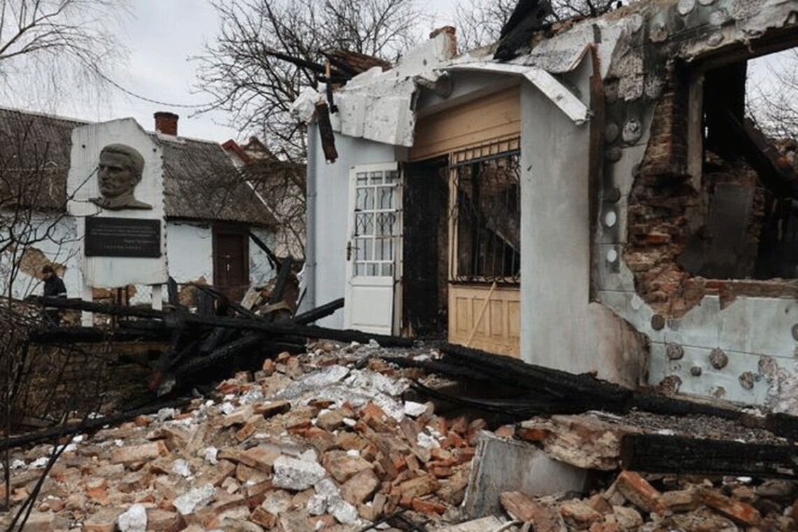 Во Львове объявили конкурс на восстановление музея Шухевича. Здание почти полностью разрушено после атаки россиян 1 января.