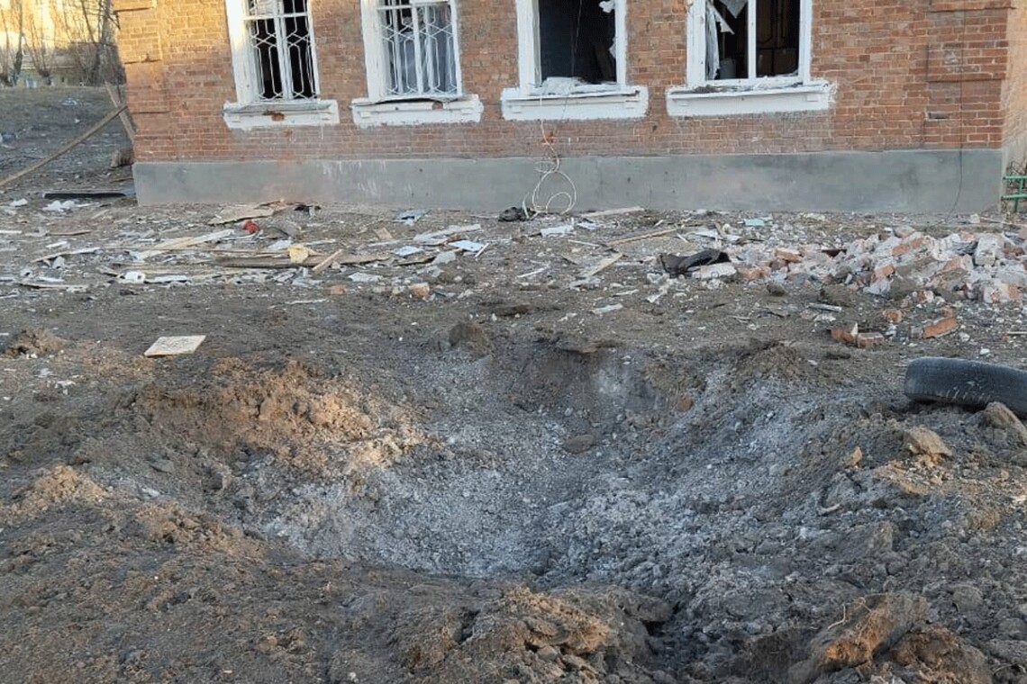 В Купянске после удара бомбами погибли 59-летний и 39-летний мужчины, ещё одна женщина ранена.