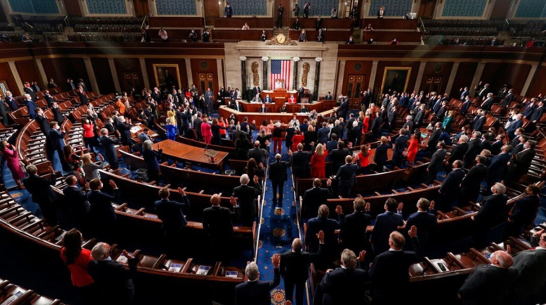Палата представителей Конгресса и Сенат США приняли закон о краткосрочном финансировании правительства, который позволит избежать шатдауна.