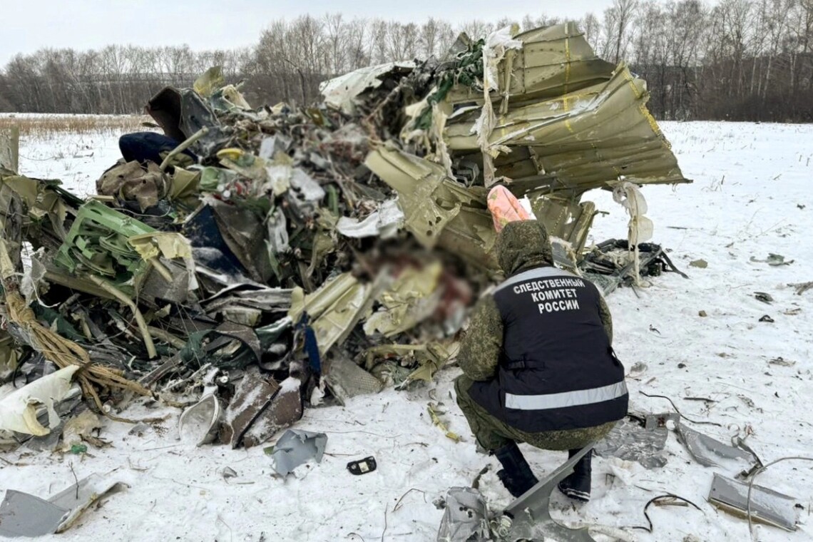В россии заявили, что готовы передать тела якобы погибших на борту Ил-76 украинских пленных. Омбудсмен отметил, что рф снова начинает спекулировать на теме катастрофы.