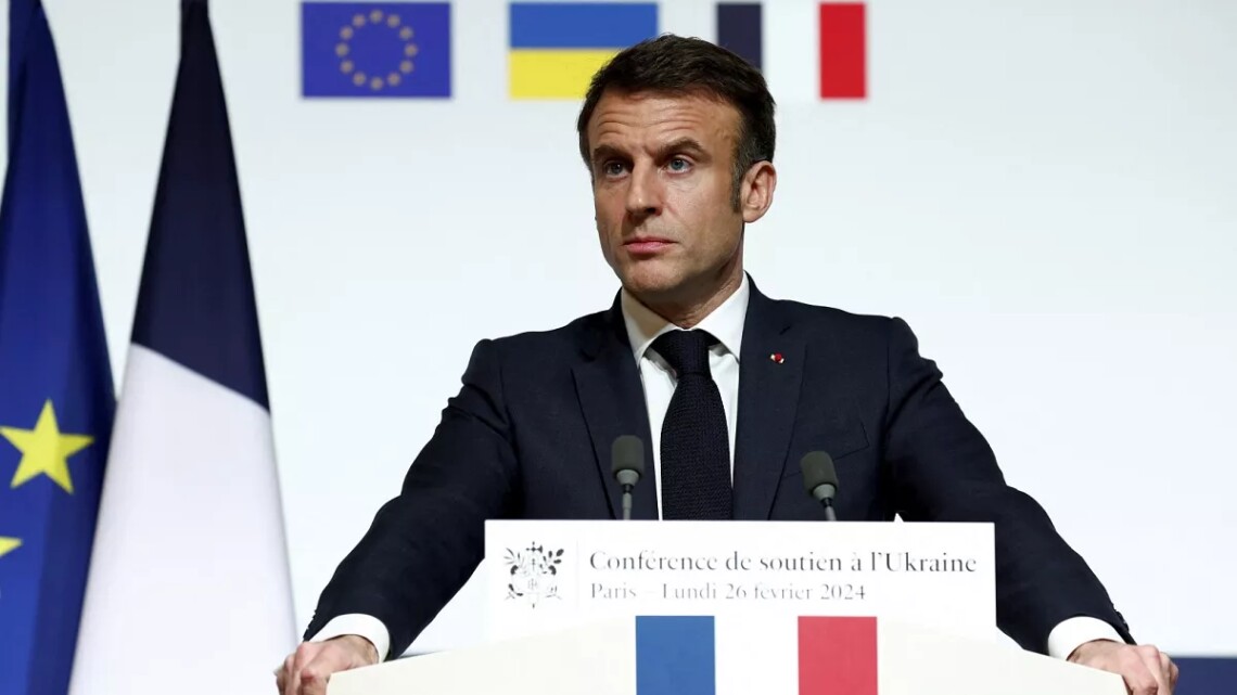 Власти Франции изучают возможность разрешить спецназу и ряду других военные подразделений пересекать границу Украины, сообщает Le Monde.