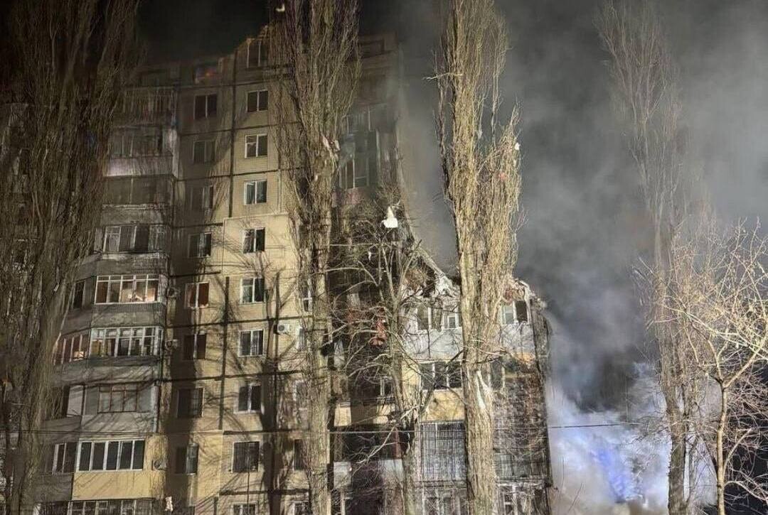 В ночь на 2 марта в Одессе из-за атаки россиян шахедами погибший, ранены гражданские люди и повреждены жилые многоэтажные дома.