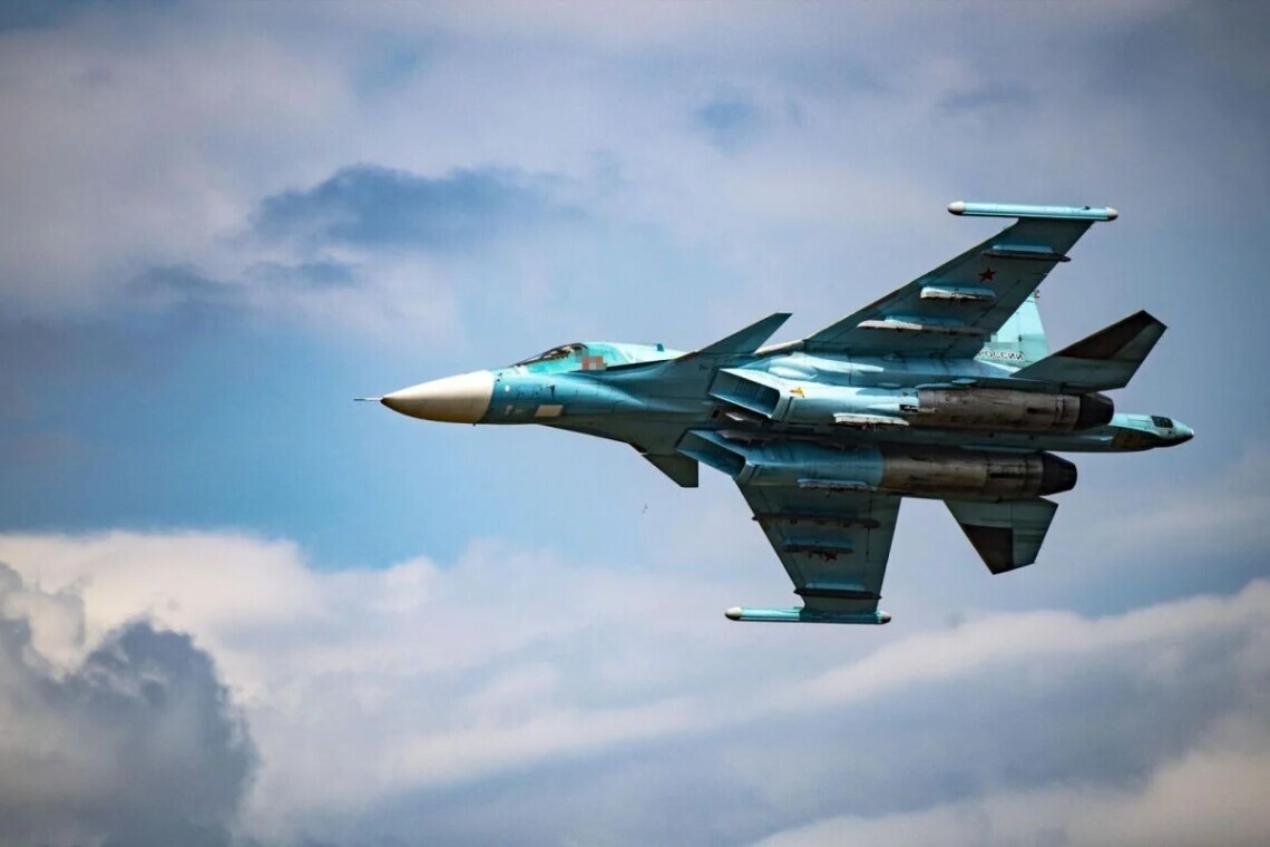 Украинские военные, вероятно, сбили ещё два вражеских самолёта, атаковавших линию фронта управляемыми авиационными бомбами.