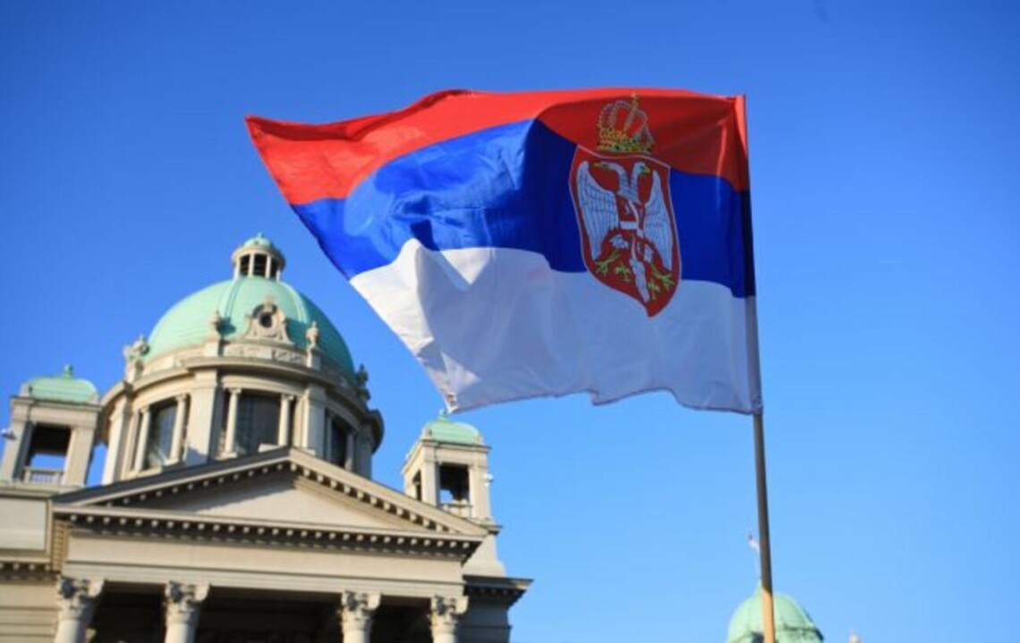 В Сербии правящая партия согласилась на проведение в Белграде новых муниципальных выборов после обвинений в мошенничестве и подкупе.