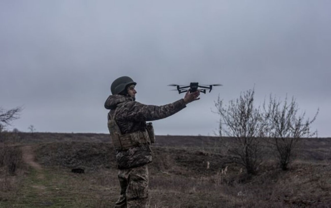Украинские военные уничтожили с помощью дронов замаскированные позиции врага на Запорожской области.