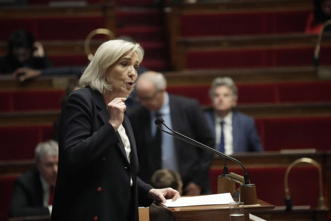 Марин Ле Пен, которая считается пророссийским политиком, во время выступления в парламенте раскритиковала войну путина против Украины.