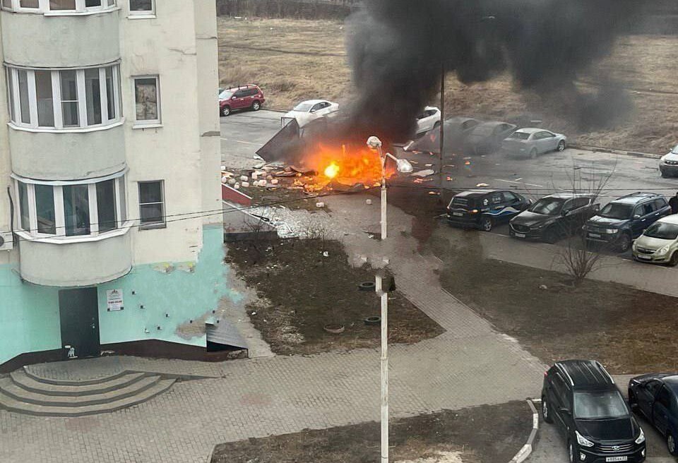 В российском Белгороде утром 15 марта снова взрывы и прилёты. Из-за ракетной опасности даже пришлось прервать голосование на выборах.
