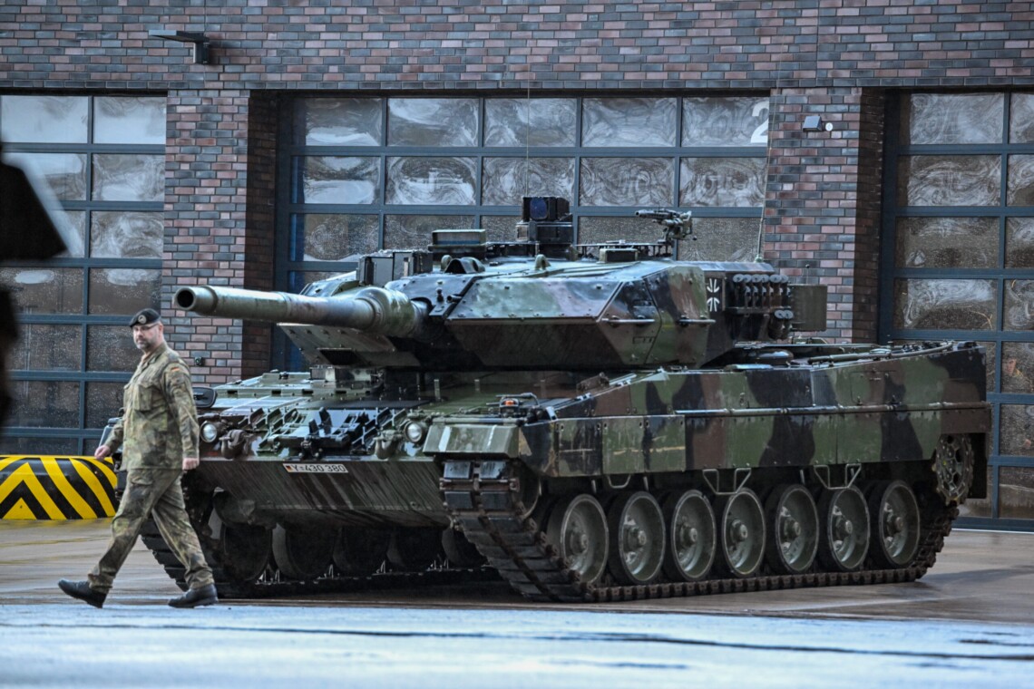 Правительство Испании намерено поставить ВСУ ещё одну партию танков Leopard. Речь идёт о 20 единицах бронетехники в модификации 2A4.