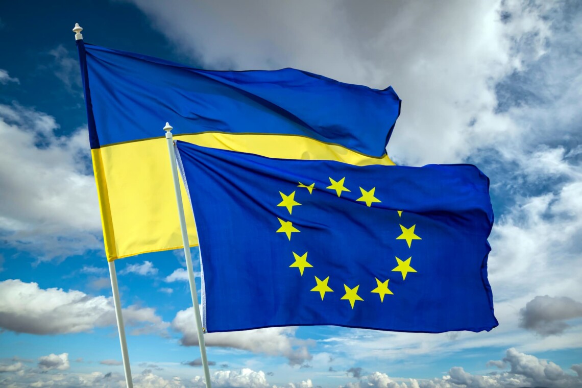 Лидеры ЕС согласились конфисковать значительную часть сверхприбылей, полученных от замороженных активов рф, и передать их Украине.