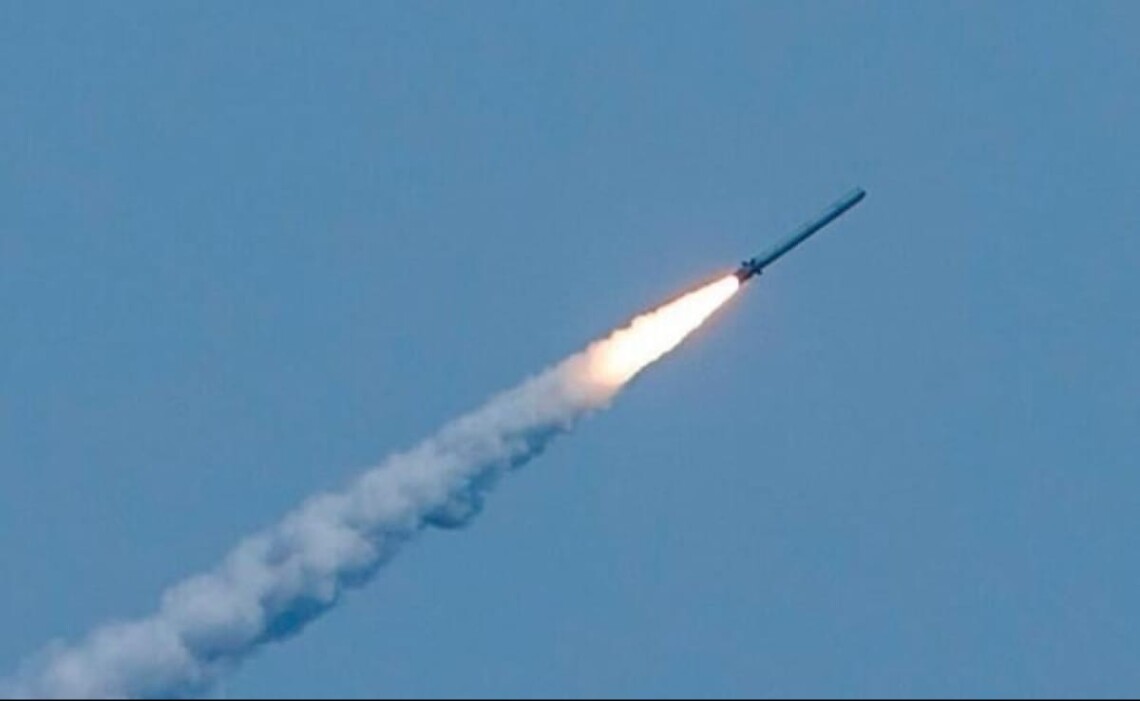 Утром 22 марта россияне массированно атаковали Украину ракетами и дронами. В Запорожье раздалось по меньшей мере 10 взрывов.