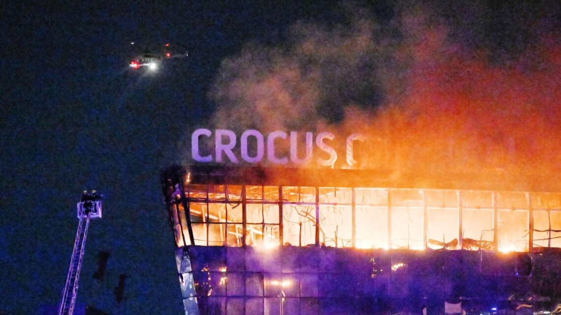 Число жертв стрельбы и пожара в концертном центре Крокус в российском Подмосковье превысило 60 человек.