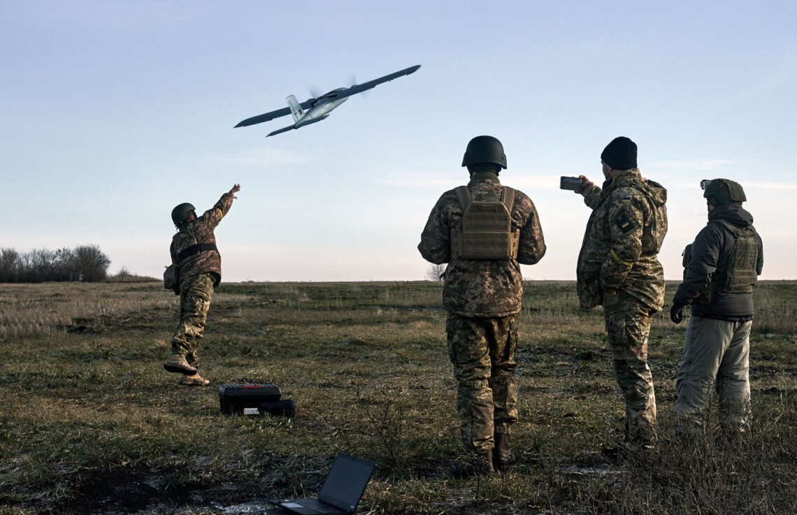 Операторы подразделений Армии дронов за прошедшую неделю смогли поразить более 350 единиц российской военной техники, сообщил глава Минцифры Федоров.