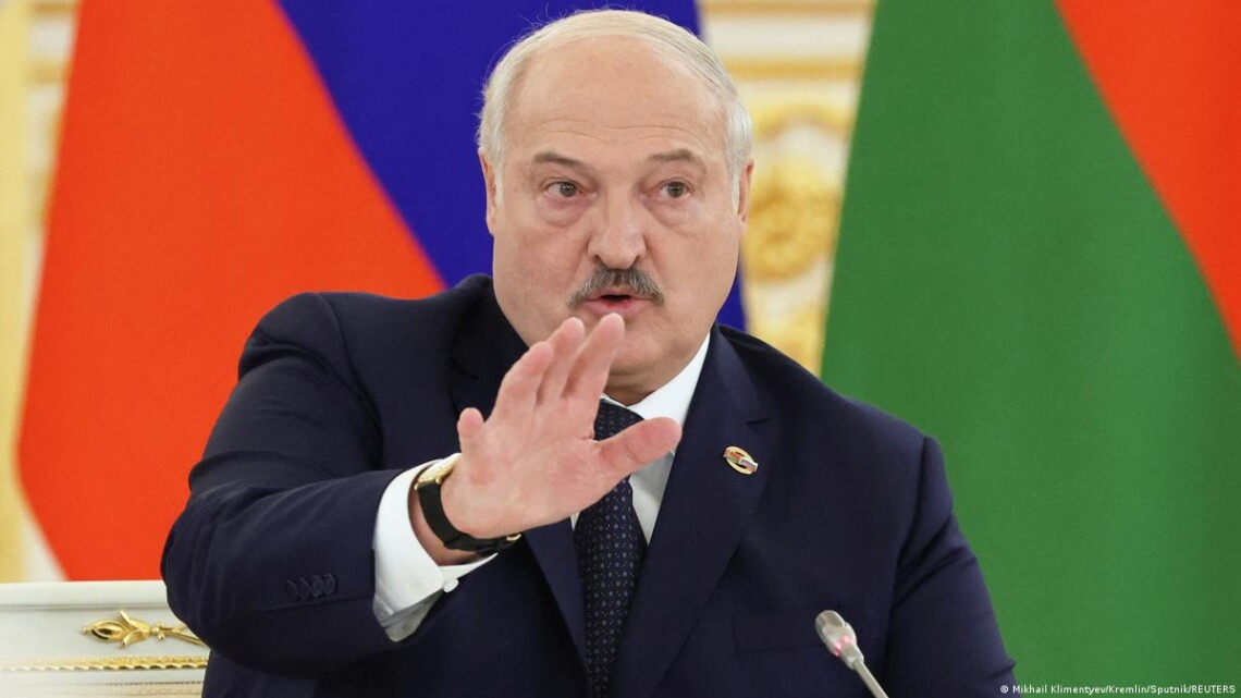 По версии Лукашенко, террористы после побега из Подмосковья якобы пытались прорваться в Беларусь, но зайти не смогли и развернулись в сторону украинско-российской границы.