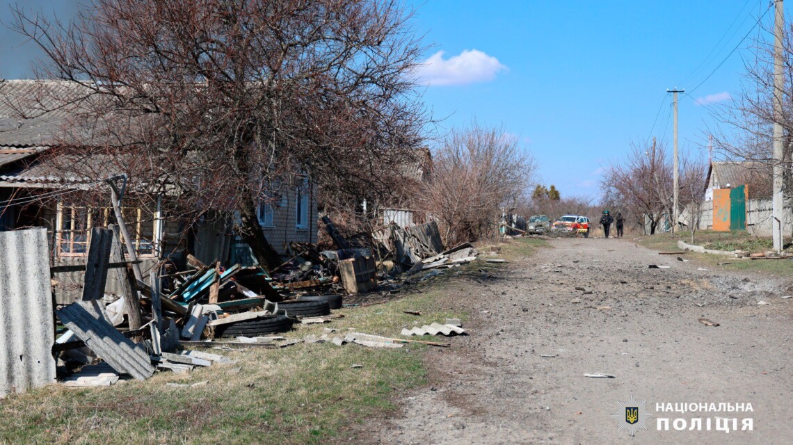 Российская армия в четверг, 28 марта, обстреляла два населённых пункта в Харьковской области. В результате атак есть жертва и пострадавшие.