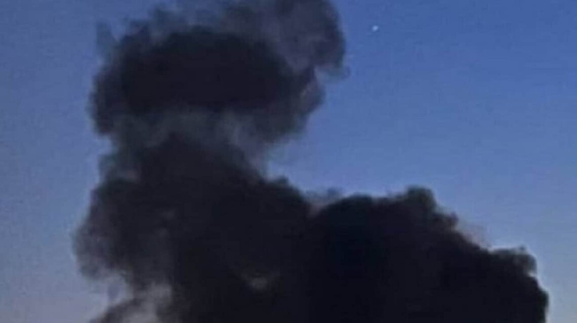 Вечером 29 марта во время воздушной тревоги в связи с активностью вражеских беспилотников в Черкассах раздались взрывы.