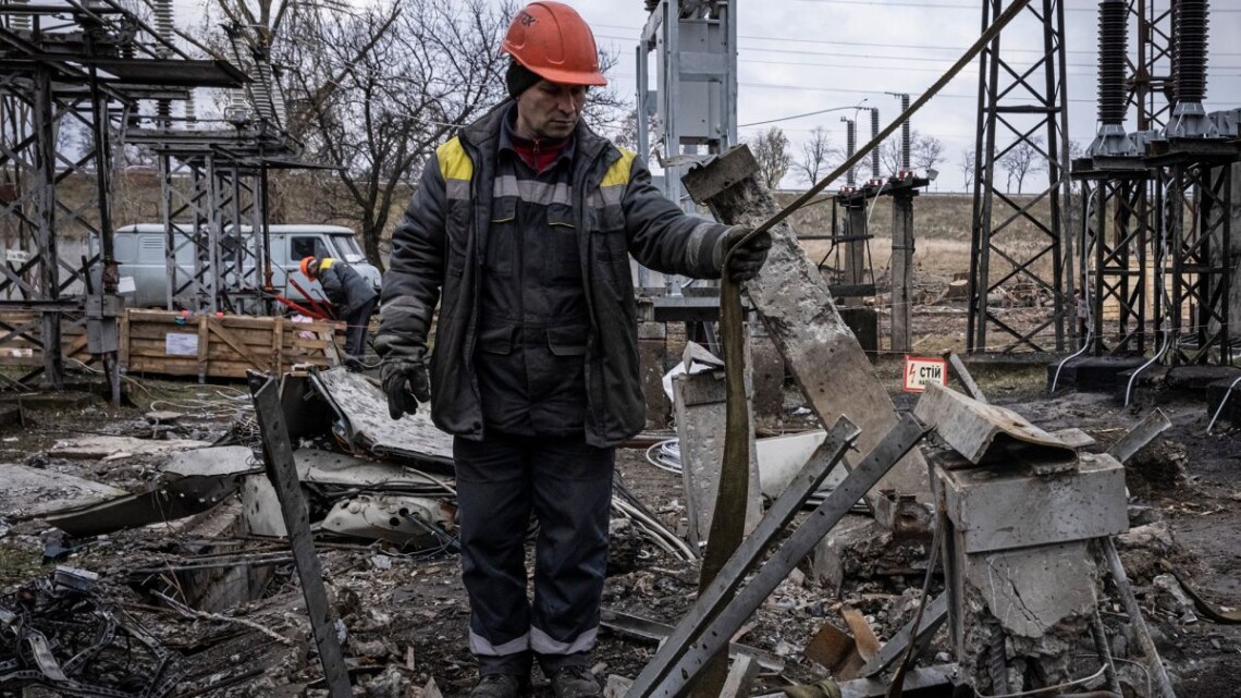 Ночью россияне снова ударили по энергетической инфраструктуре Украины – повреждены тепловые и гидроэлектростанции в центральном и западном регионах.