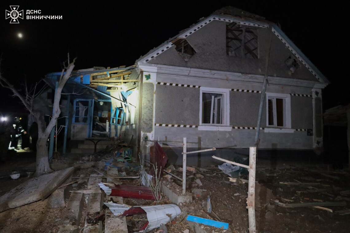В Черкасской, Винницкой, Киевской и Ивано-Франковской областях в результате атаки повреждены дома, критическая и энергетическая инфраструктура.