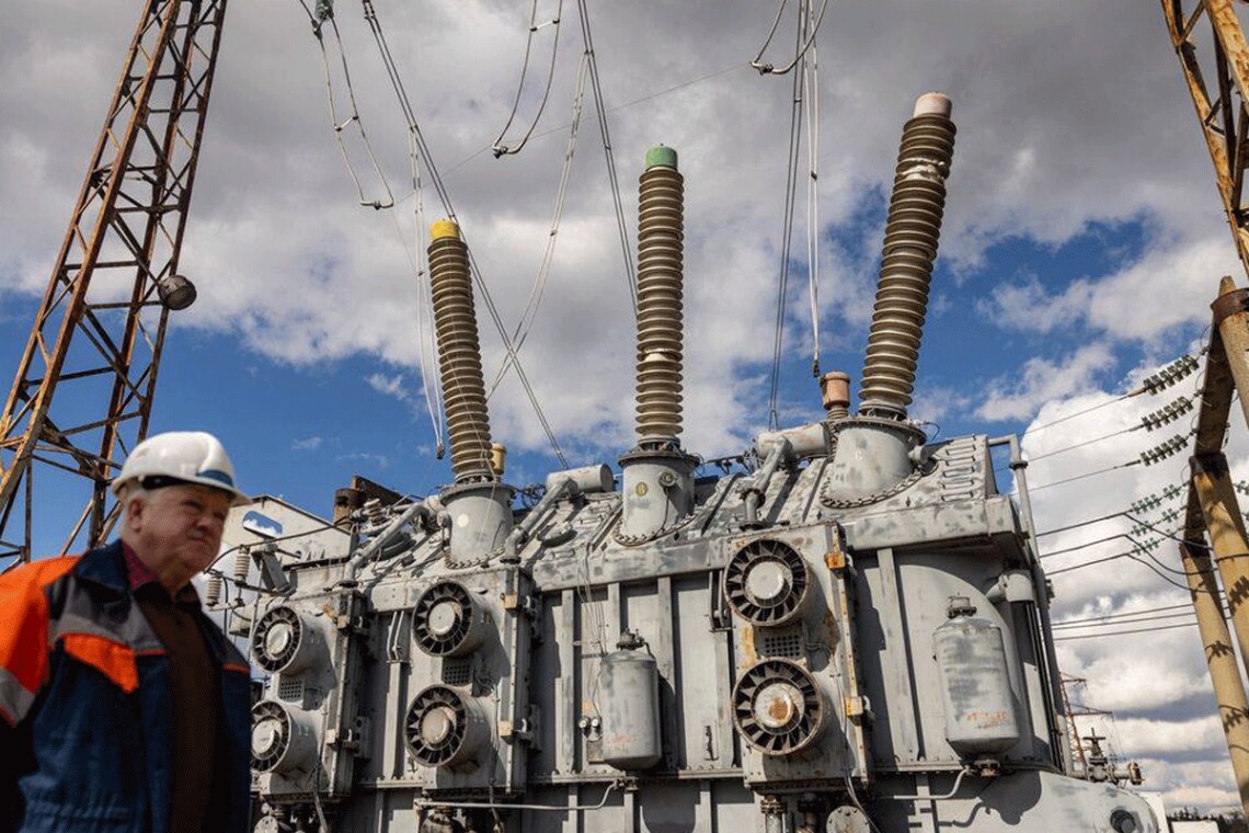 Ремонтным бригадам удалось заменить оборудования, которое позволяет передать около 2000 МВт мощности.