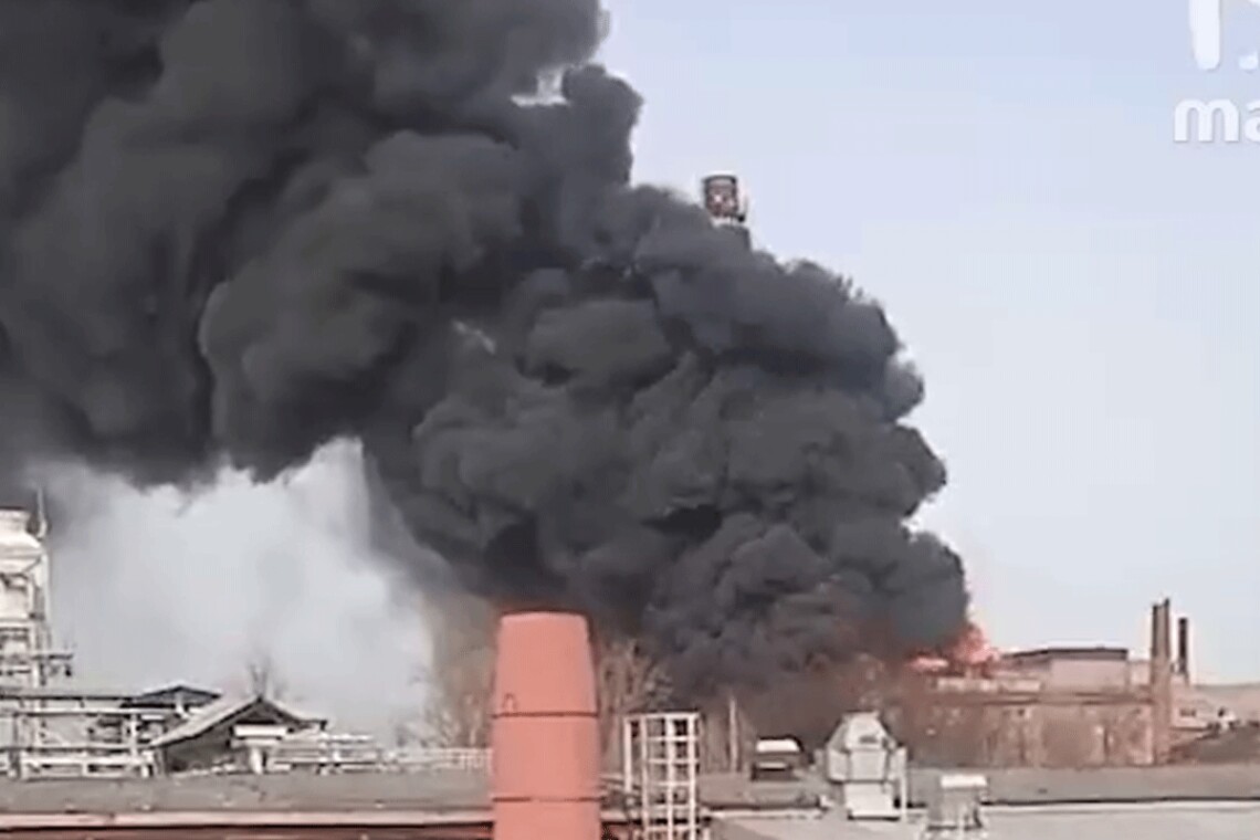 В россии произошел масштабный пожар на заводе Электроизолит, который специализируется на электротехнической отрасли.