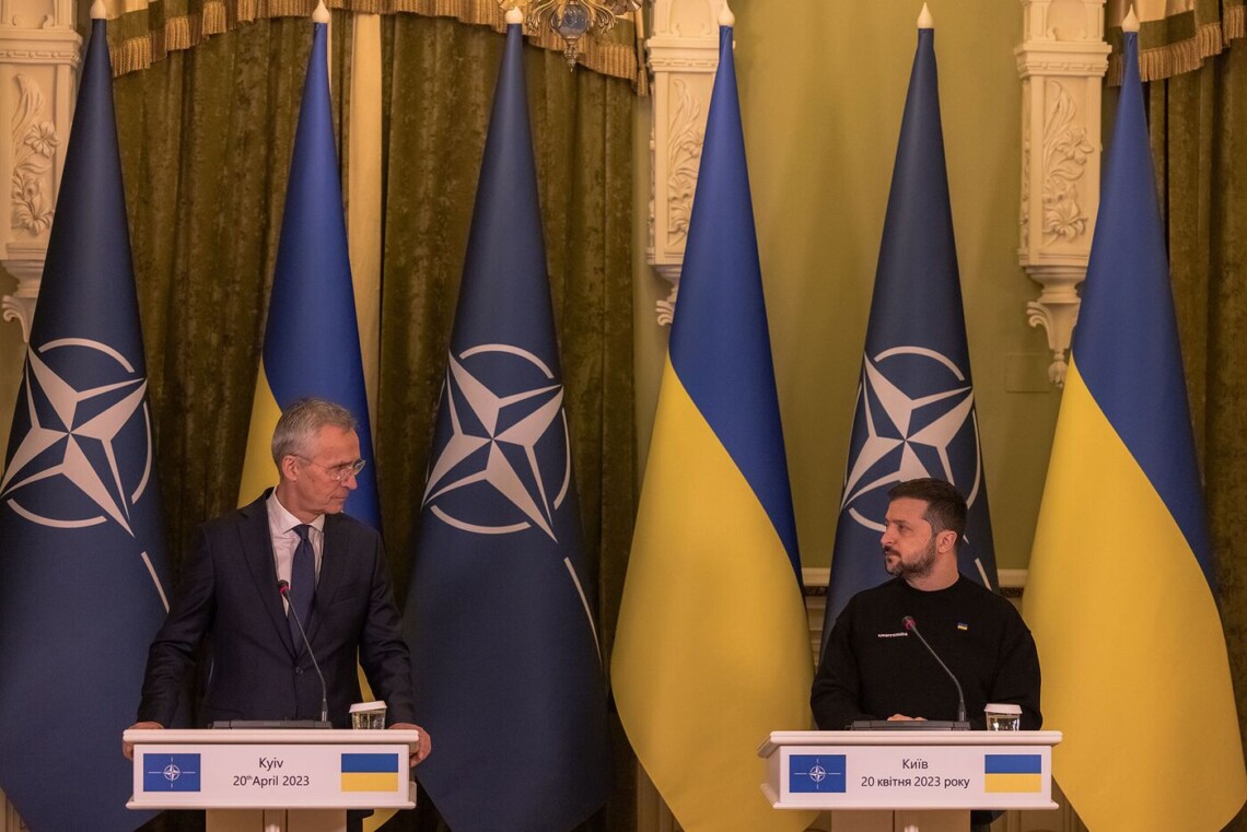 Генсекретарь НАТО Йенс Столтенберг предложил создать пятилетний пакет помощи Украине. Это должно обезопасить процесс поддержки Киева.