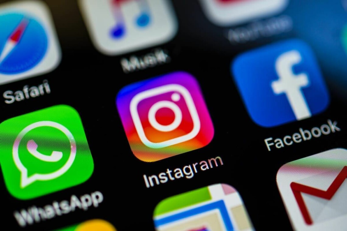 Пользователи платформ компании Meta – WhatsApp, Instagram и Facebook – 3 апреля столкнулись со сбоями в работе мессенджера и соцсетей по всему миру.