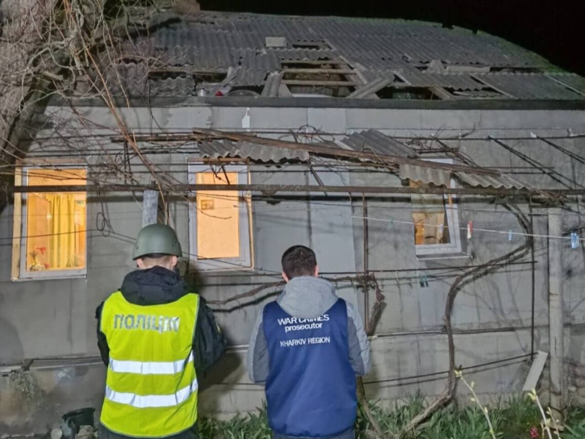 Российская армия вечером, 3 апреля нанесла ракетный удар по Мерефу в Харьковской области. В результате пострадала женщина.