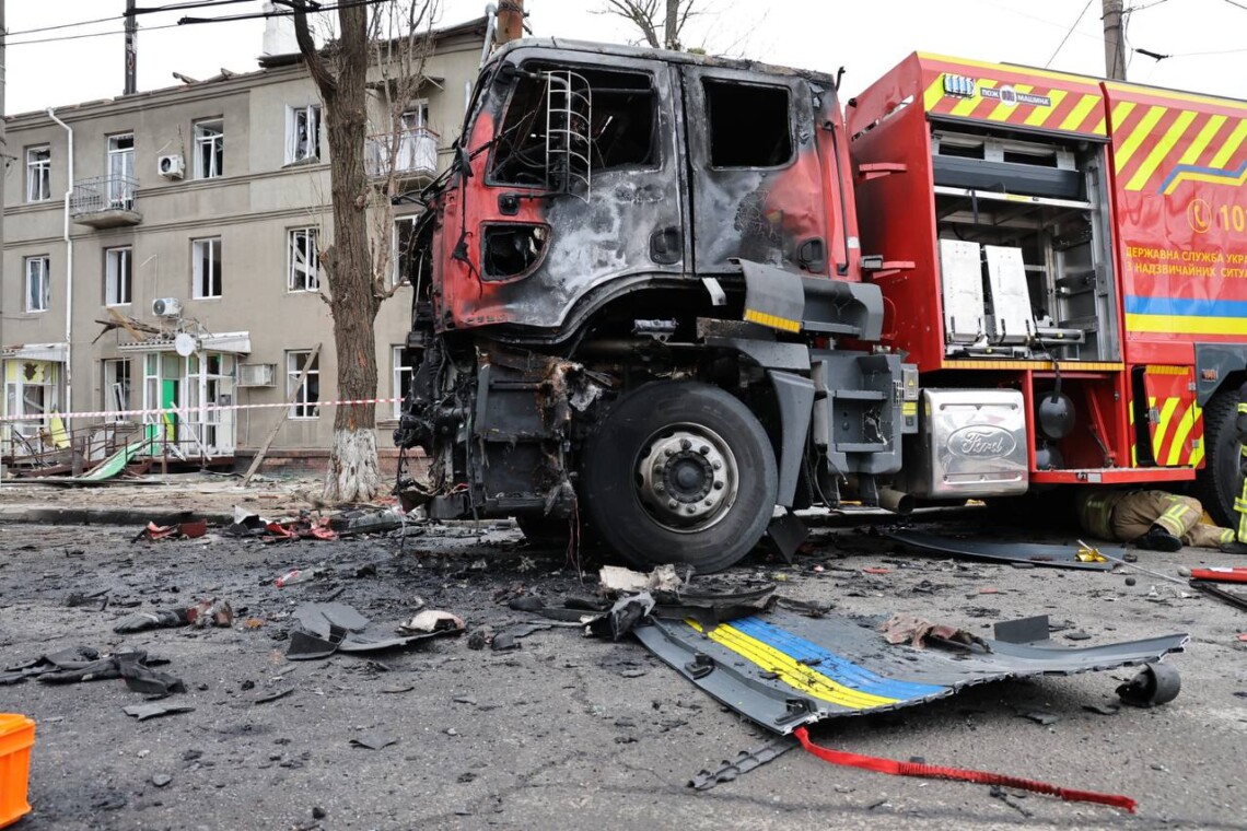 В Харькове прогремели взрывы. Местные власти предупреждают, что оккупанты наносят удары по городу и области.
