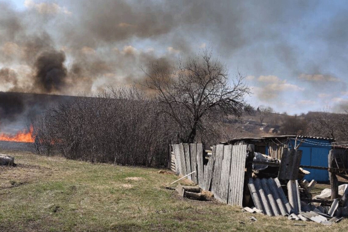 Во время удара российской армии по Харьковскому району днём 4 апреля погиб мужчинка-тракторист.