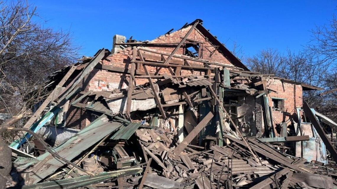 Вечером в четверг, 4 апреля, оккупанты нанесли несколько ударов по селу Нью-Йорк Донецкой области. В результата обстрела есть погибшие.