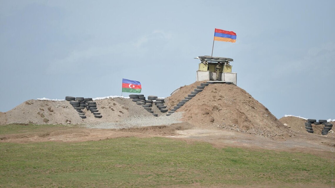 Азербайджан заявил об обстреле своей территории вооруженными силами Армении. В минобороны Армении опровергли эту информацию.