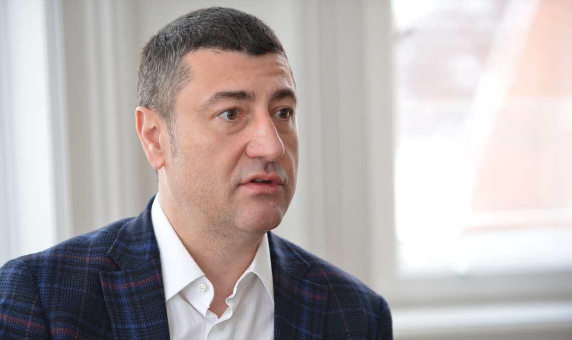 Антикоррупционный суд назначил подготовительное заседание в деле по обвинению украинского олигарха и его родственника.