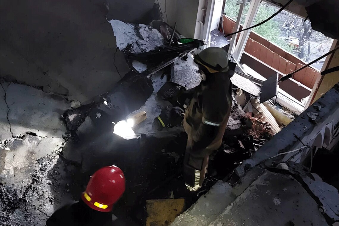 От взрыва в доме в Кривом Роге повреждено 36 квартир, власти выплатят помощь каждой пострадавшей квартире — по 40 тысяч гривен.