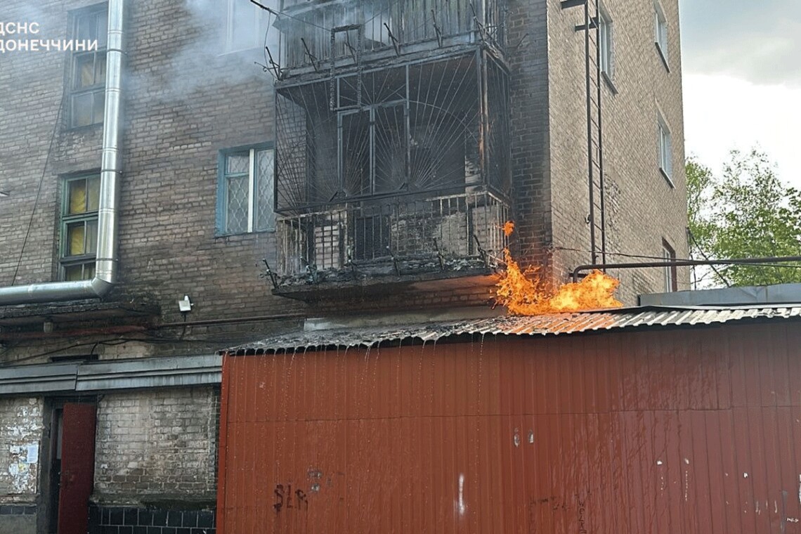 В Константиновке после удара ракеты по жилому дому ранения разной степени тяжести получили шесть местных жителей.