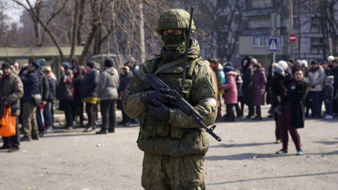 Партизанское движение зафиксировало склад оружия российских оккупантов в одном из подвалов школы в Херсонской области.