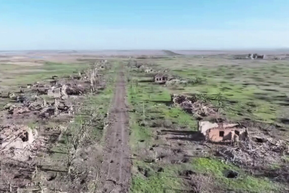 Российские оккупанты полностью уничтожили село Работино в Запорожской области, не оставив ни одного уцелевшего дома.