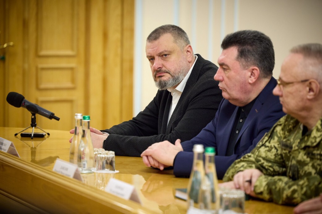 Удары по российским НПЗ являются частью стратегии по принуждению путина к выводу войск с территории Украины, считает секретарь СНБО Литвиненко.