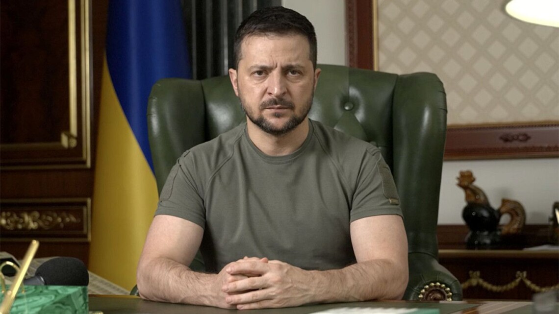 Президент Владимир Зеленский подтвердил, что украинские войска нанесли удар по аэродрому в оккупированном Джанкое.