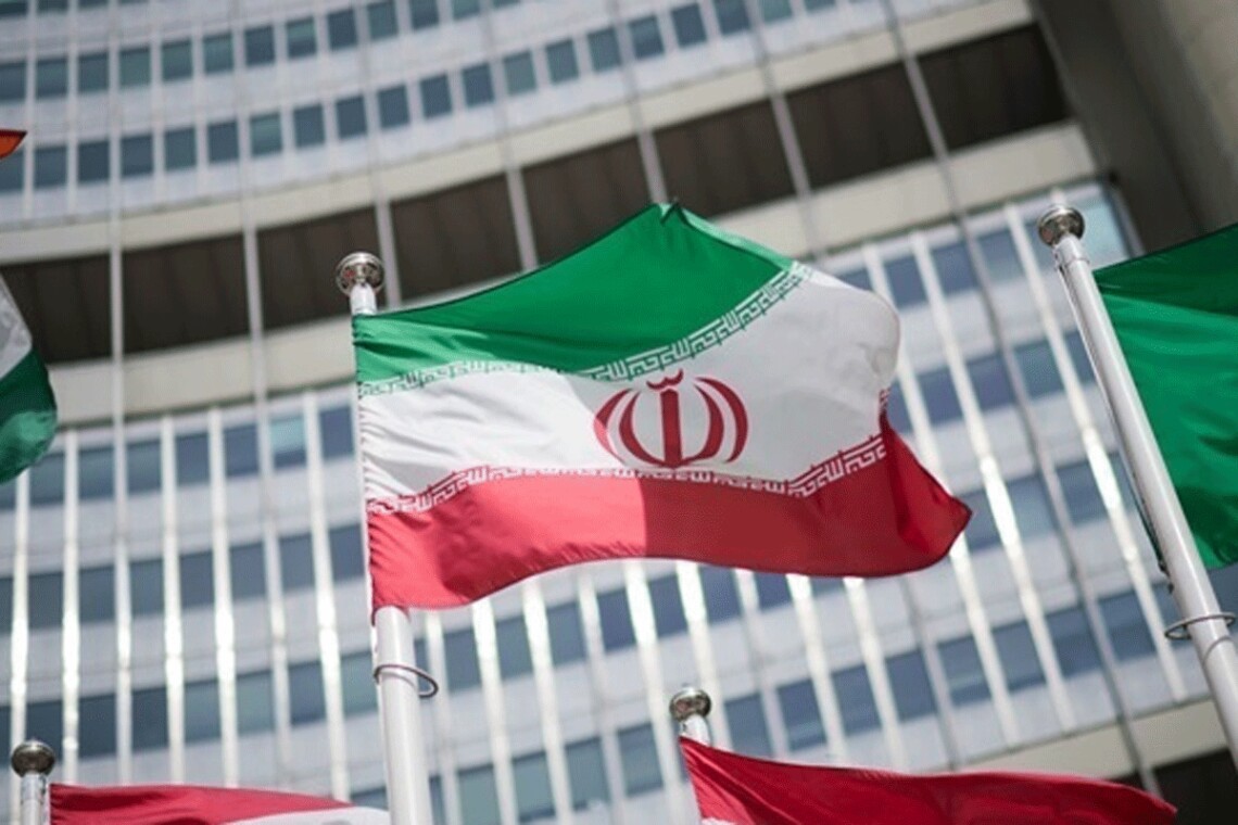 Иран может пересмотреть свою ядерную доктрину на фоне угроз со стороны Израиля, и нанести ответный удар, заявил иранский военачальник.