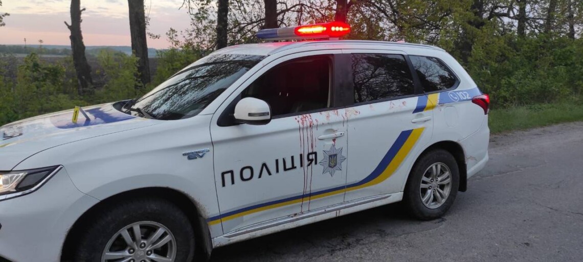 Полиция разыскивает лиц, которые ночью расстреляли полицейских в Винницкой области — один из них погиб от полученных травм.