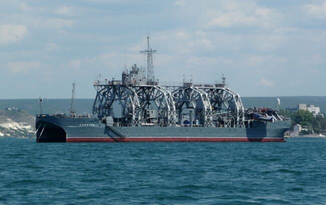 После ракетного удара по судну Коммуна ракетой Нептун за медпомощью в больницу Севастополя обратились двое сотрудников флота рф.