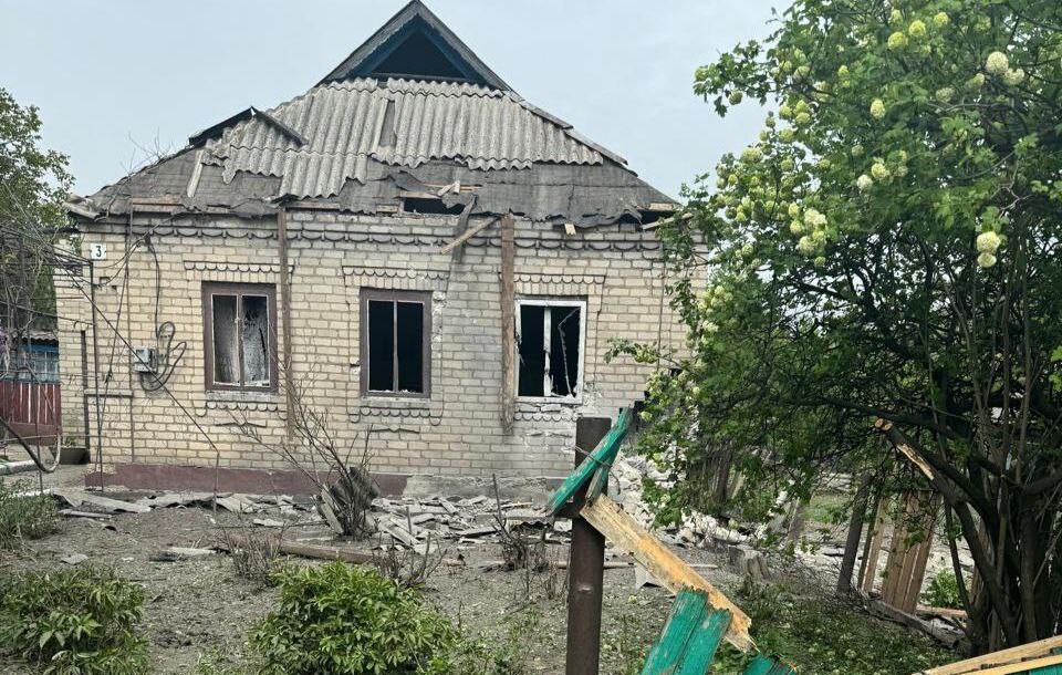 Российская оккупационная армия в четверг, 25 апреля, накрыла огнем сразу семь населённых пунктов Донецкой области.