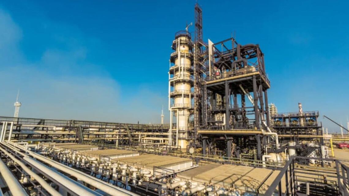 Славянский нефтеперерабатывающий завод, расположенный в Краснодарском крае россии, частично остановил работу после атаки дронов СБУ.