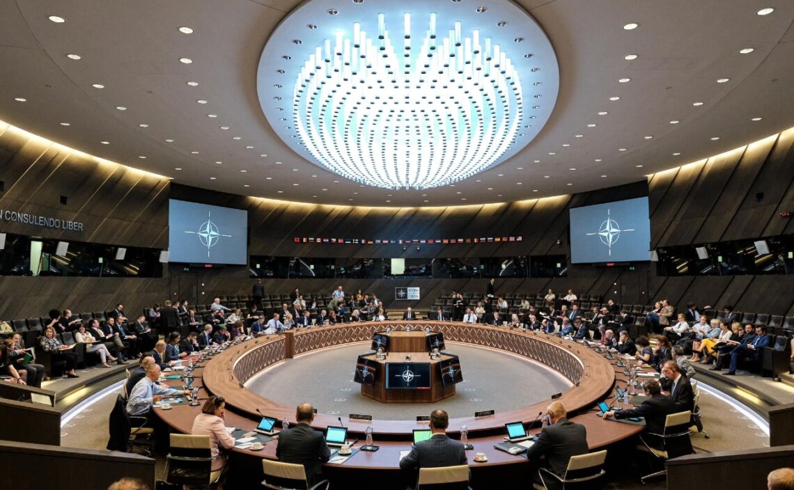 Союзники договорились провести новое заседание Совета Украина-НАТО. Мероприятие запланировано на 16 мая.