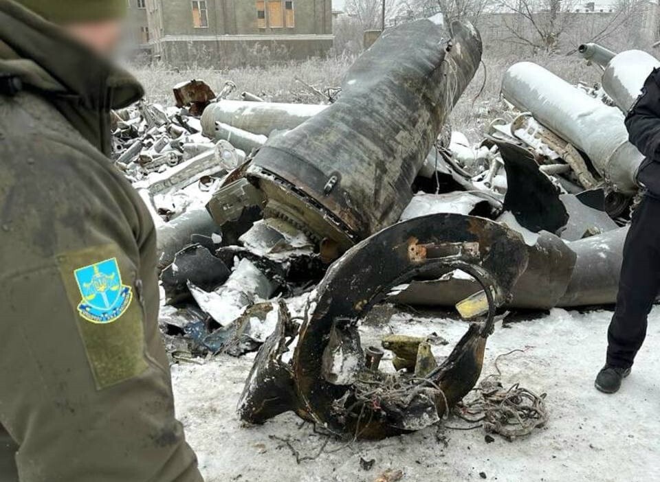 Эксперты ООН исследовали обломки ракеты, которая ударила по Харькову 2 января, и подтвердили, что они принадлежат северокорейской баллистической ракете Hwasong-11. Это значит, что россия нарушила санкции ООН.