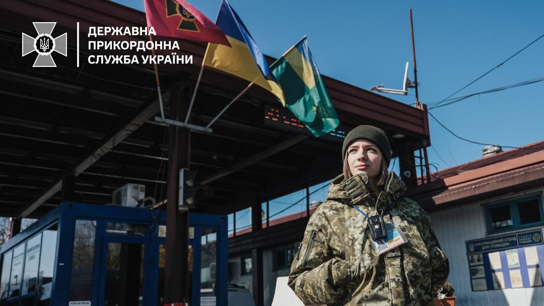 Украинцы с прошлых выходных больше возвращаются из-за границы перед Пасхой, чем выезжают из страны.