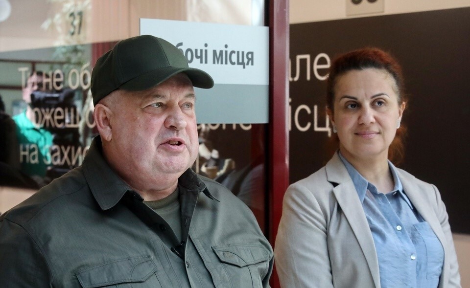 Во вторник, 30 апреля, в Киеве заработал первый в столице центр рекрутинга в Силы обороны Украины – его открыли в помещении ЦНАП Соломенского района.