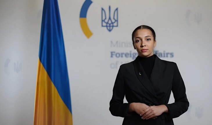 Министерство иностранных дел представило ИИ-аватара Викторию, которая будет комментировать консульскую информацию для СМИ.