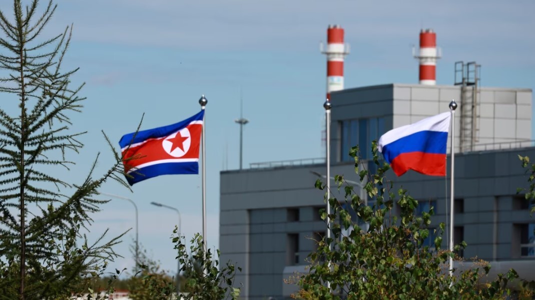Россия тайно поставляет нефть в Северную Корею в объёмах, которые могут нарушать установленные Совбезом ООН ограничения.