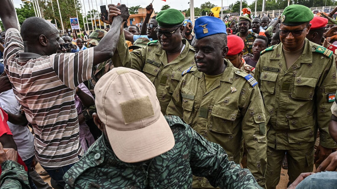 США теряют своё влияние и связи со странами Африки, чем может воспользоваться россия. Да, россияне зашли на базу американских военных в Нигере.