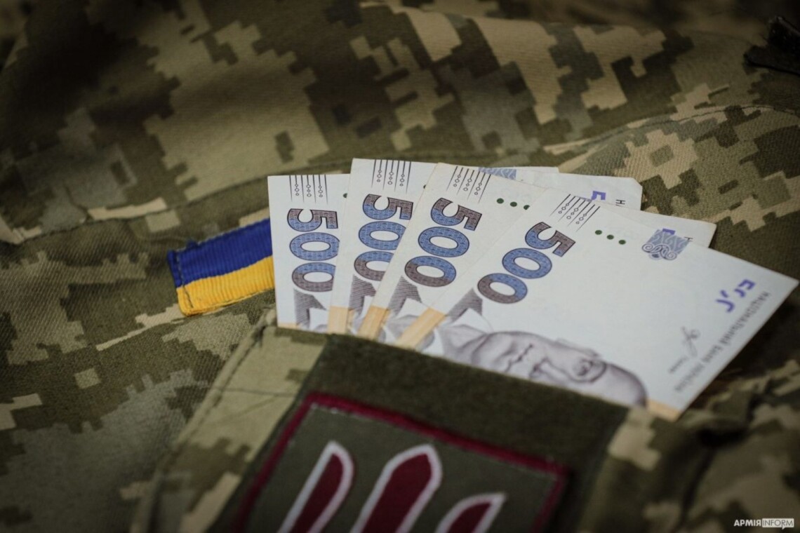 В Минобороны оценили обеспечение одного солдата Вооруженных Сил Украины без оружия в 1,2 миллиона гривен.